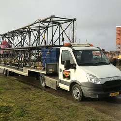 Iveco met trailer 1.jpg